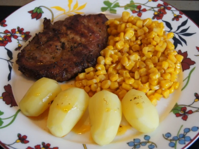 Rezept: Paprika-Steak mit Mais und Drillingen Bild Nr. 2 Paprika-Steak mit Mais und Drillingen - Rezept - Bild Nr. 2