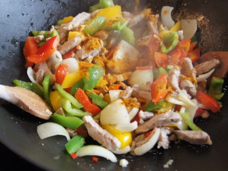 Sahne-Schweinefilet-Gemüse-Geschnetzeltes aus dem Wok mit Pellkartoffeln - Rezept - Bild Nr. 3670