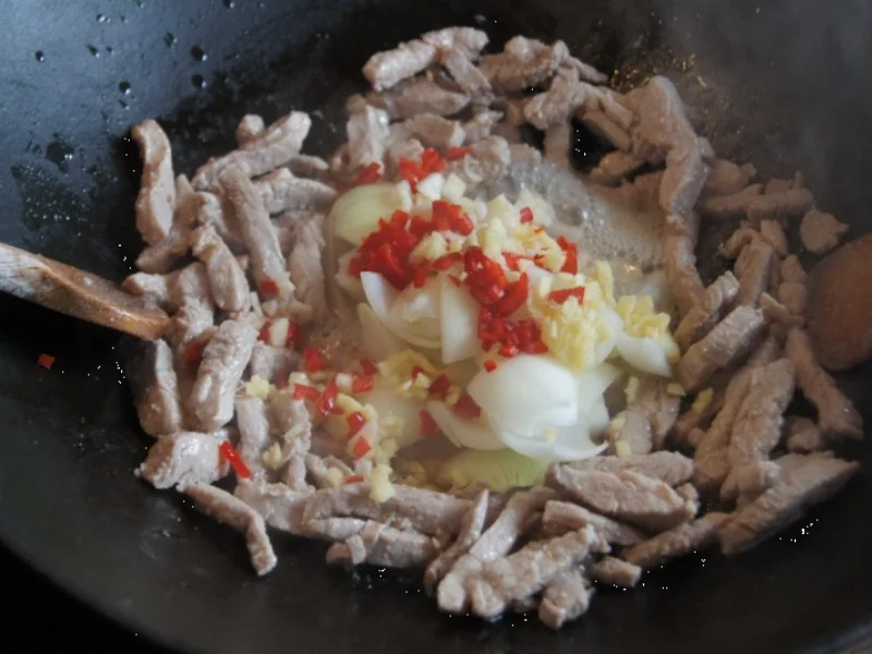 Sahne-Schweinefilet-Gemüse-Geschnetzeltes aus dem Wok mit Pellkartoffeln - Rezept - Bild Nr. 3676