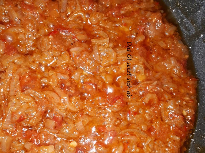 indisch: Punjabi Baingan Bharta - Auberginen-Mus nach Art des Punjab ...