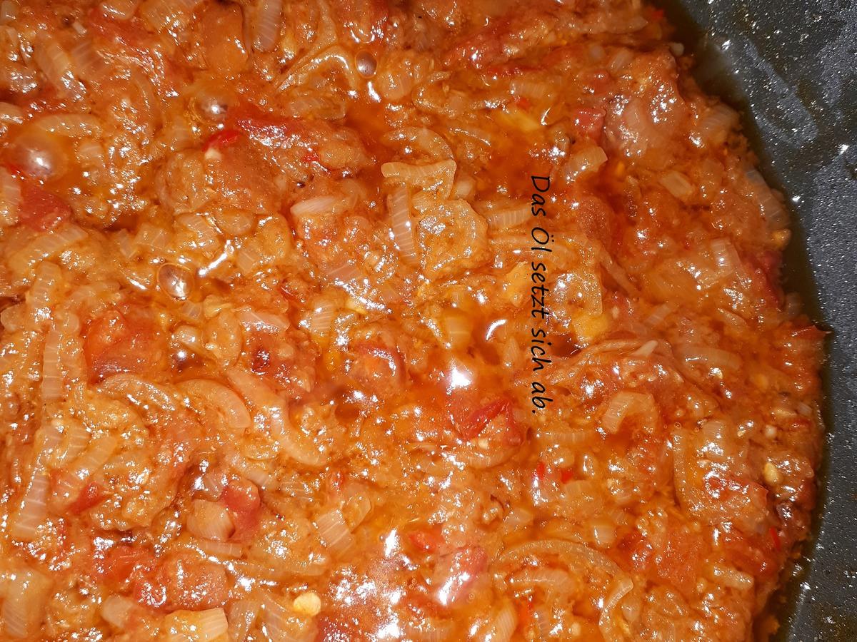 indisch: Punjabi Baingan Bharta - Auberginen-Mus nach Art des Punjab ...