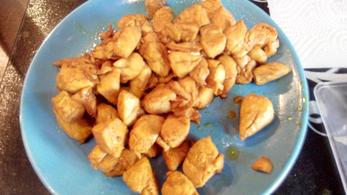 Gebratene Nudeln mit Hühnerfleisch (Chinesisch) - Rezept - Bild Nr. 3702
