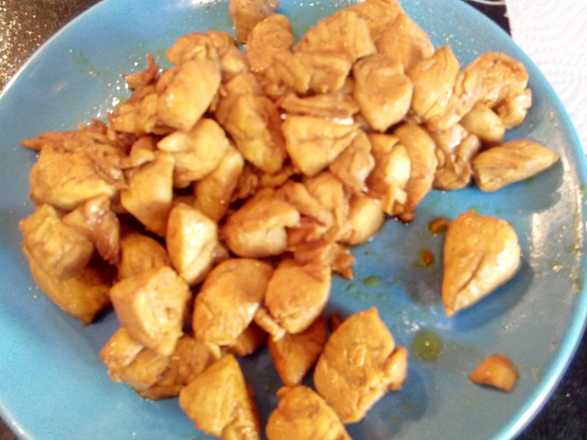 Gebratene Nudeln mit Hühnerfleisch (Chinesisch) - Rezept - Bild Nr. 3702