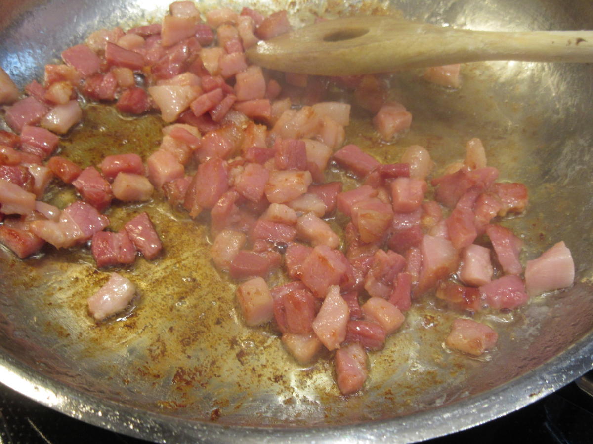 Pilze: Champignon-Ragout im Buttermilchpfannkuchen - Rezept - kochbar.de