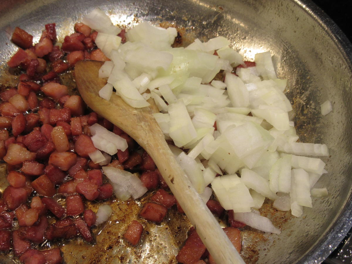 Pilze: Champignon-Ragout im Buttermilchpfannkuchen - Rezept - kochbar.de