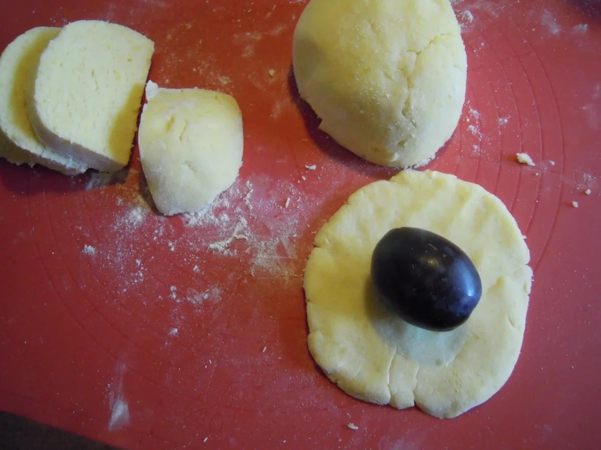 Zwetschgen Knödel mit Marzipanfüllung und Amarettinibröseln - Rezept - Bild Nr. 3702