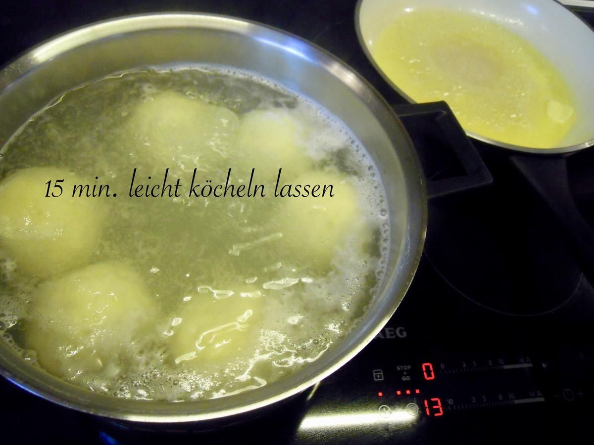 Zwetschgen Knödel mit Marzipanfüllung und Amarettinibröseln - einfach ...