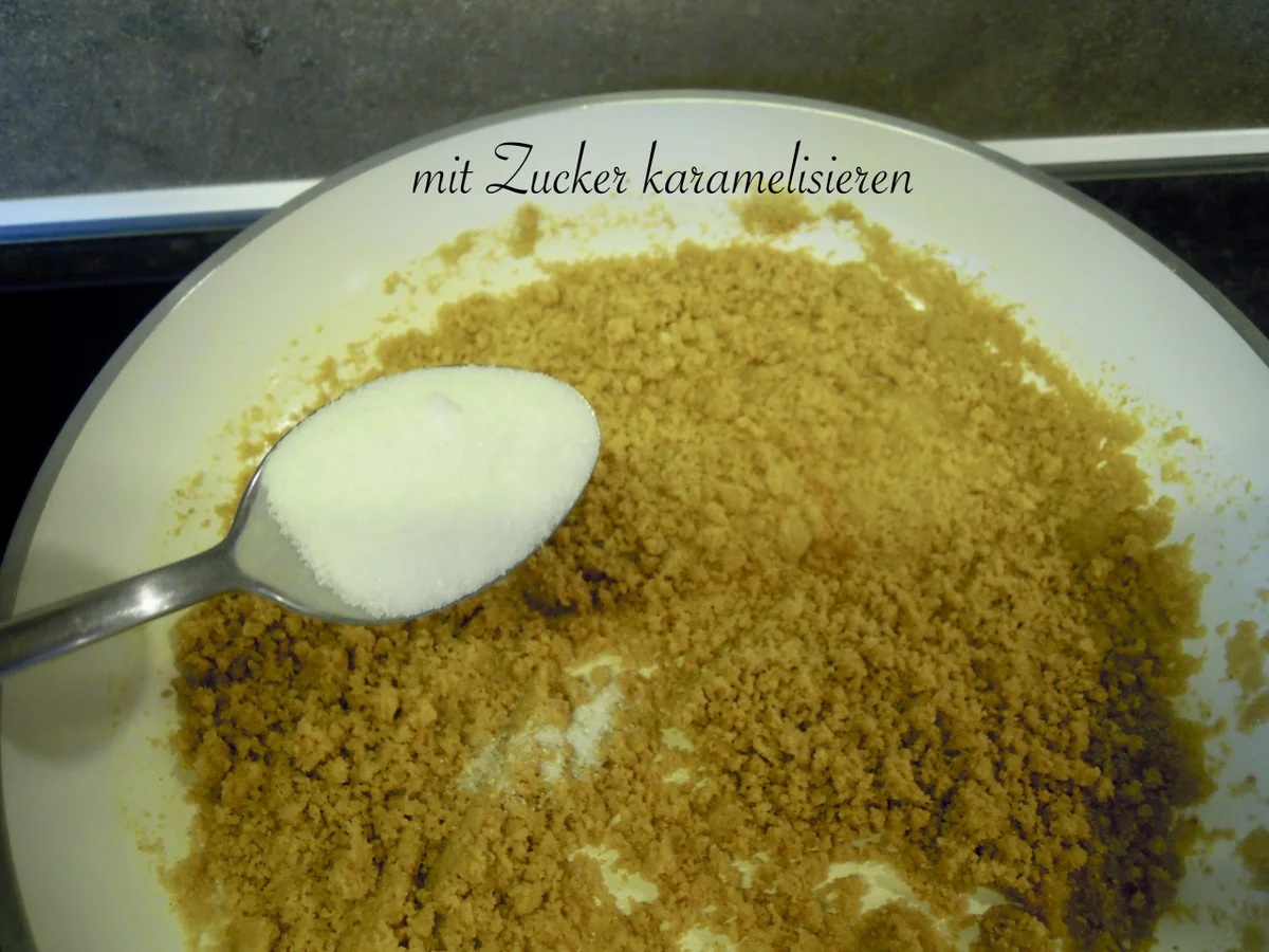 Zwetschgen Knödel mit Marzipanfüllung und Amarettinibröseln - Rezept - Bild Nr. 3715