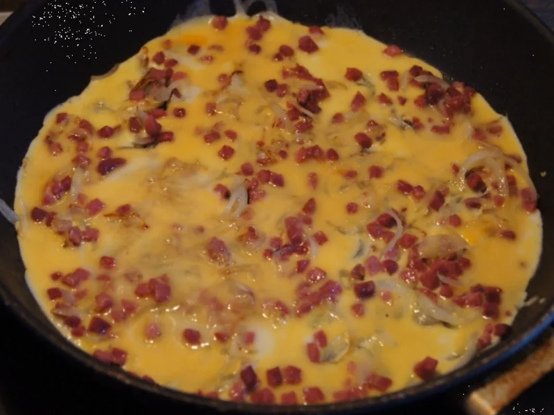 Zwiebel-Schinkenwürfel-Omelett - Rezept - Bild Nr. 3700
