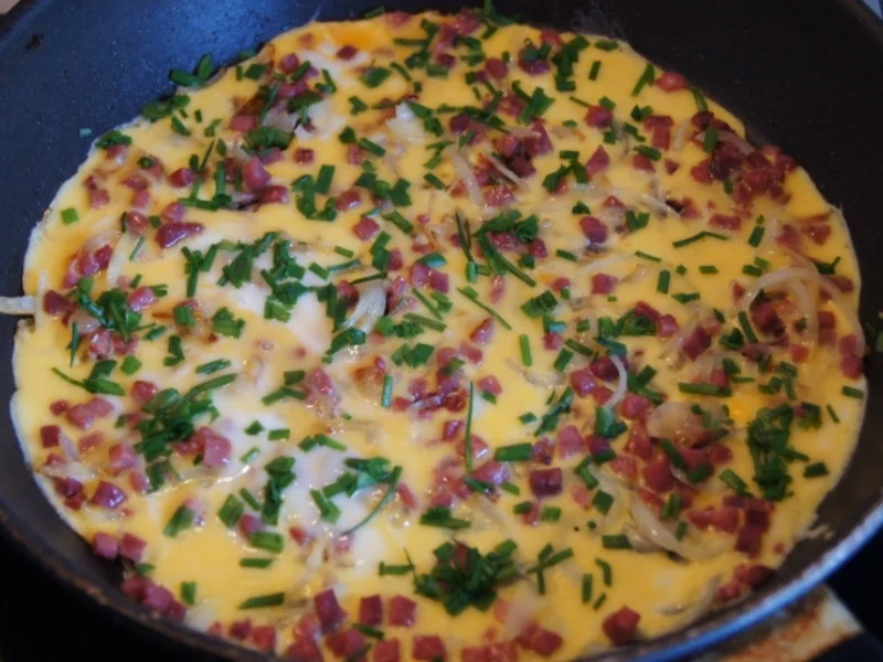 Zwiebel-Schinkenwürfel-Omelett - Rezept - Bild Nr. 3701