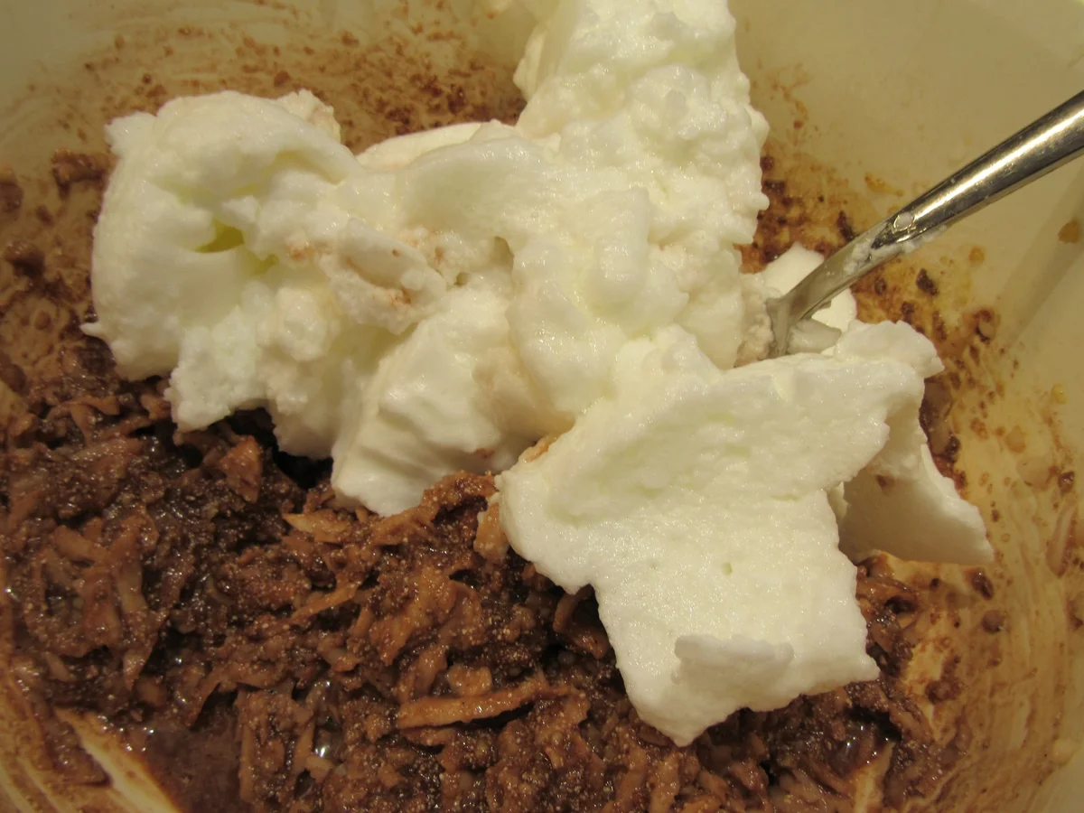 Backen: Apfel-Schoko-Kuchen mit Karamell-Ganache - Rezept - Bild Nr. 3703