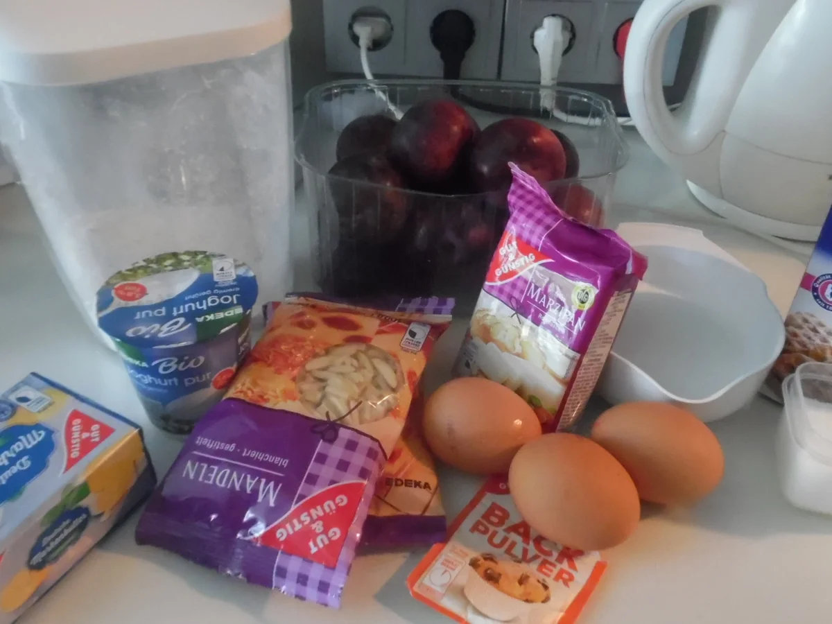 Rezept: Marzipan-Kuchen mit Zwetschgen-Knusper-Decke Bild Nr. 3702 Marzipan-Kuchen mit Zwetschgen-Knusper-Decke - Rezept - Bild Nr. 3702