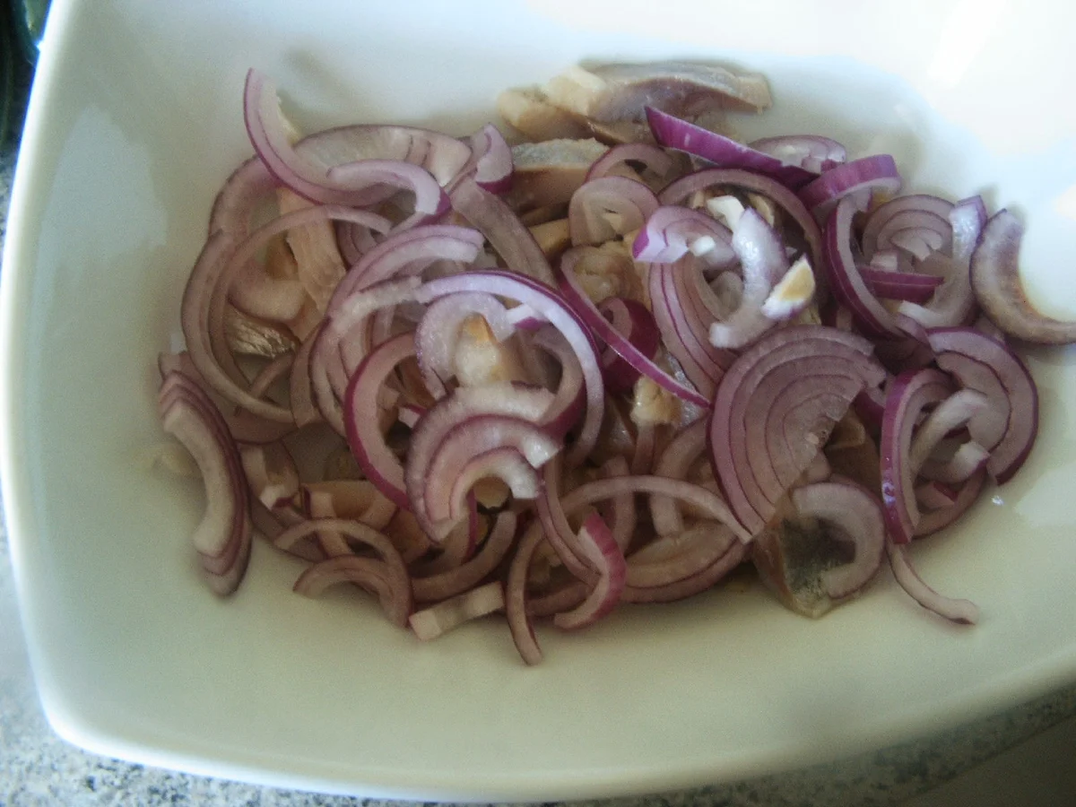 Matjessalat mit Radieschen Ananas und Apfel - Rezept - Bild Nr. 3700