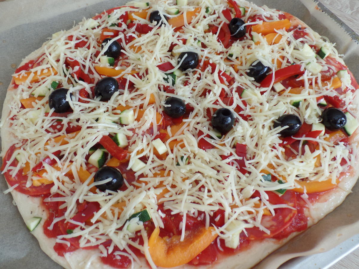 Gemüsepizza mit Chorizo - Rezept - Bild Nr. 3704