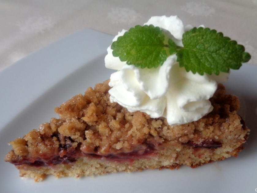 Pflaumenkuchen mit Butter und Eier - Rezept mit Bild - kochbar.de