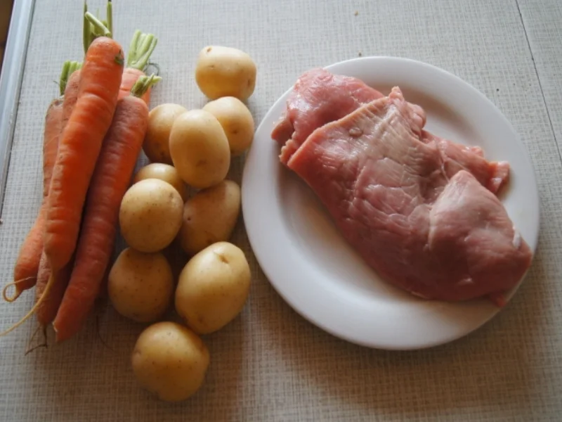 Rezept: Kalbfleischgeschnetzeltes mit Honigmöhren und Pellkartoffeldrillingen Bild Nr. 3715 Kalbfleischgeschnetzeltes mit Honigmöhren und Pellkartoffeldrillingen - Rezept - Bild Nr. 3715