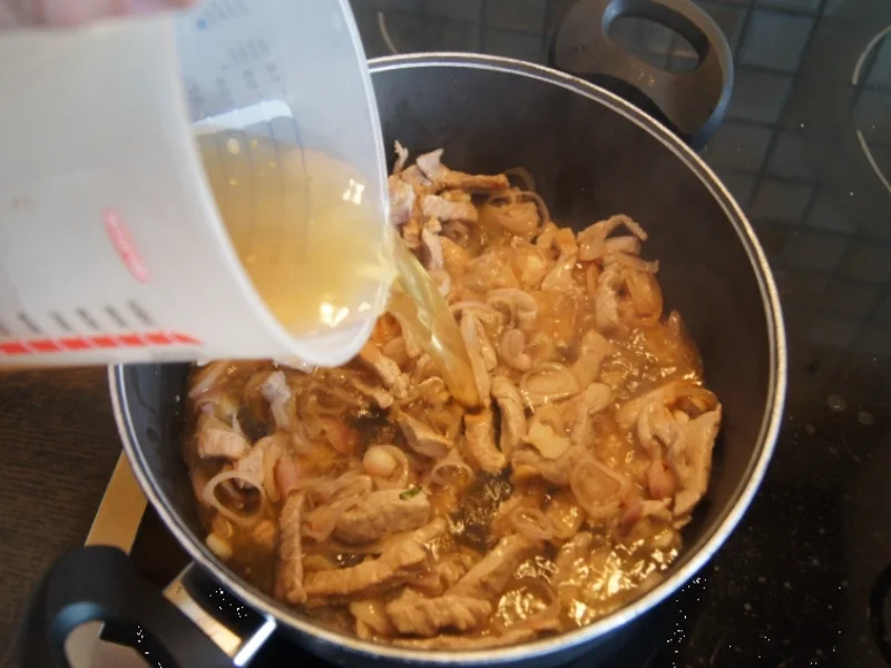 Rezept: Kalbfleischgeschnetzeltes mit Honigmöhren und Pellkartoffeldrillingen Bild Nr. 3717 Kalbfleischgeschnetzeltes mit Honigmöhren und Pellkartoffeldrillingen - Rezept - Bild Nr. 3717