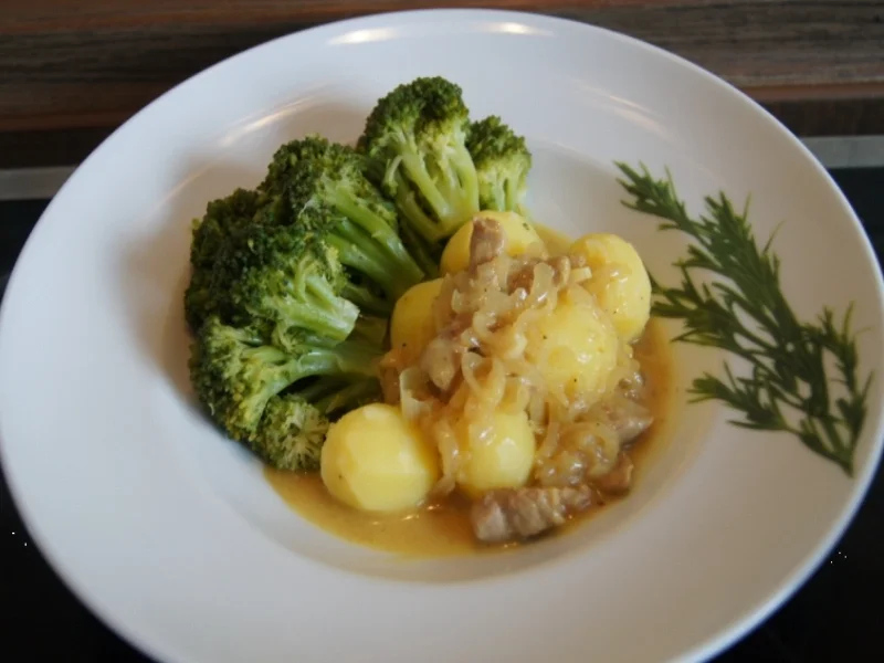 Kalbsfleischgeschnetzeltes mit Brokkoli und Drillingen - Rezept - Bild Nr. 3708