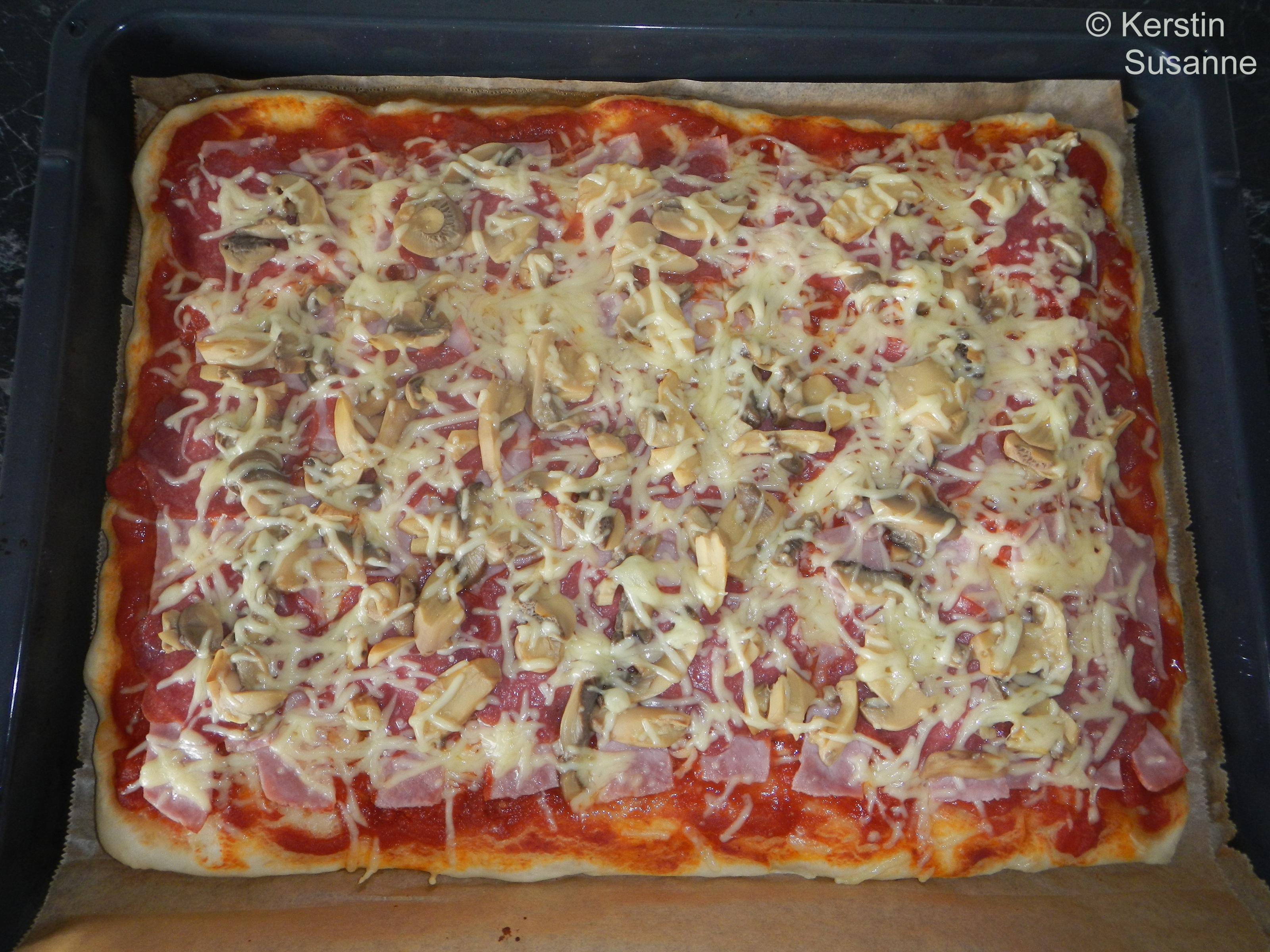Pizza mit Für den Teig: und Mehl - Rezept By Kerstin-Susanne