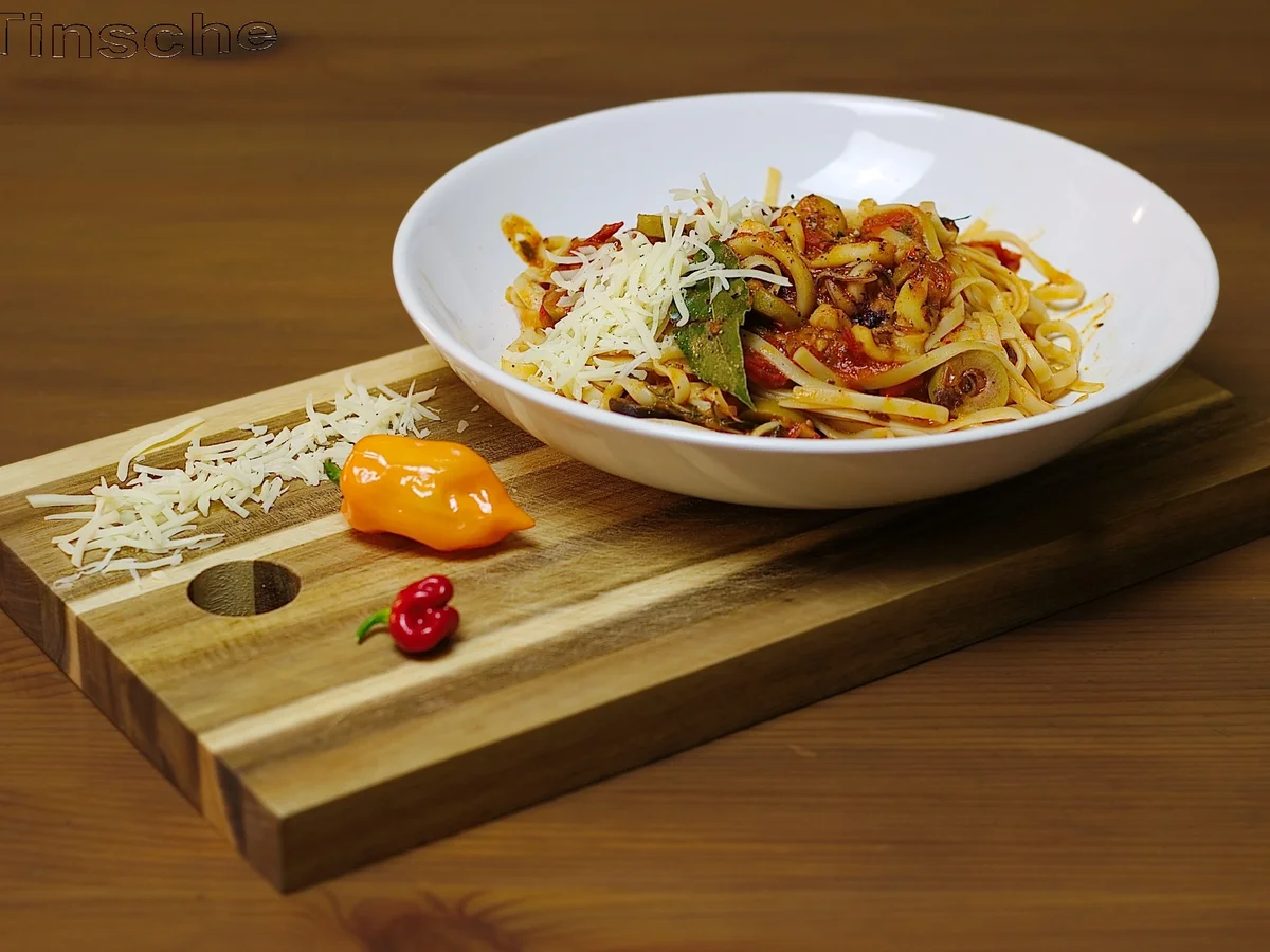 Calamari in Tomatensoße - Rezept - Bild Nr. 3707