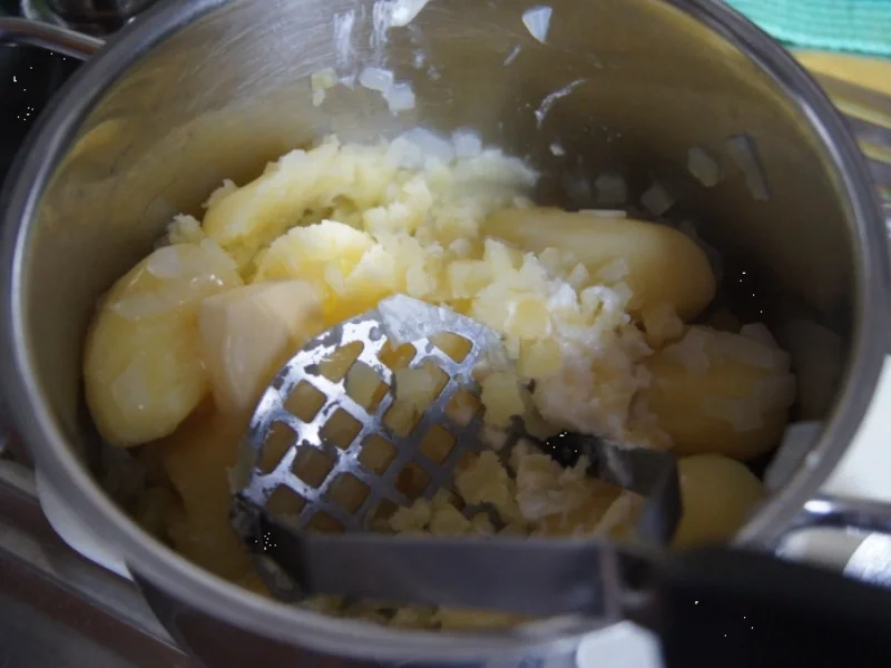 Rezept: Kasseler auf tschechischen Sauerkraut mit Meerrettich-Kartoffelstampf Bild Nr. 3720 Kasseler auf tschechischen Sauerkraut mit Meerrettich-Kartoffelstampf - Rezept - Bild Nr. 3720
