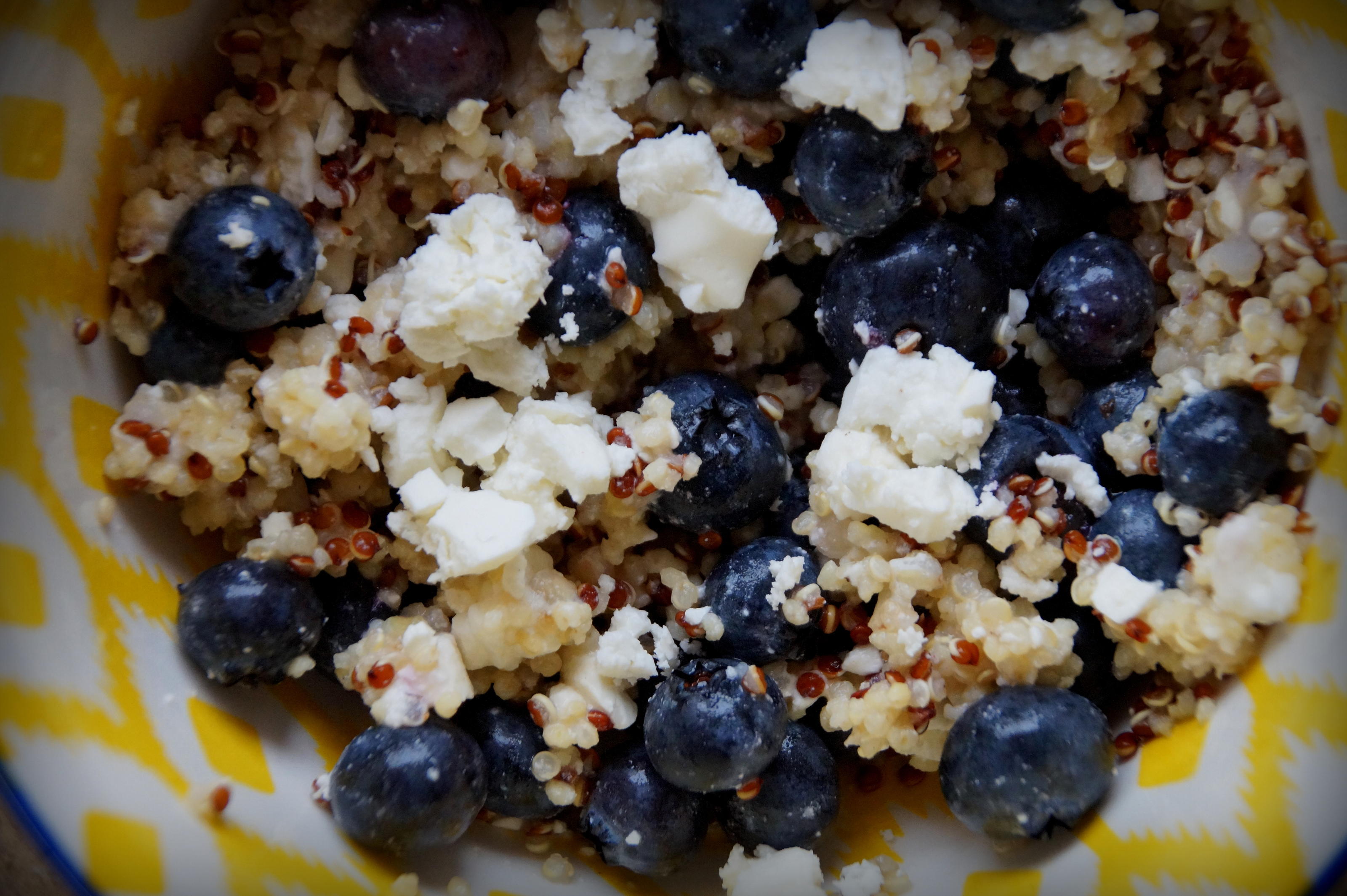 Bilder für Pikant-fruchtiger Blaubeer-Ziegenkäse-Quinoa-Salat - Rezept