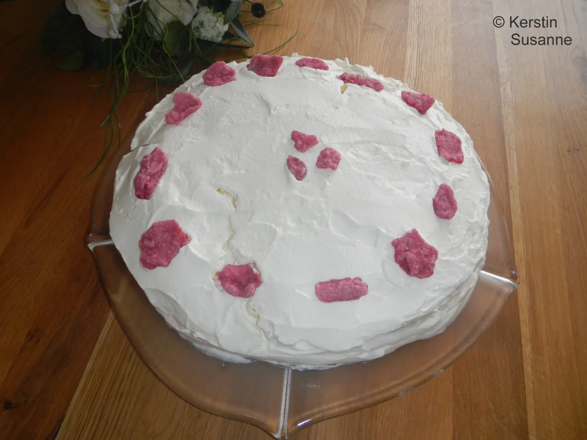 Rezept: Rosenblüten-Torte Bild Nr. 2 Rosenblüten-Torte - Rezept - Bild Nr. 2