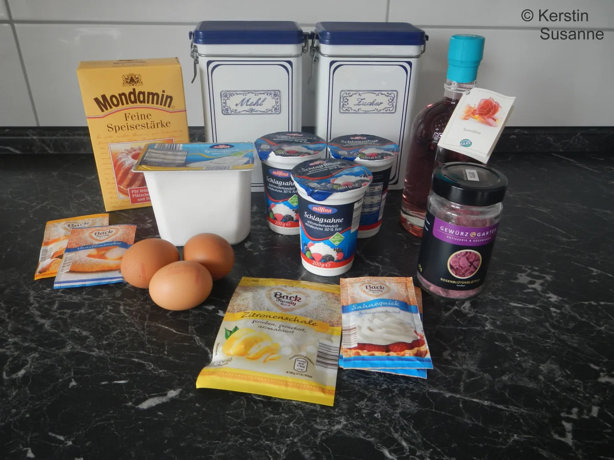 Rezept: Rosenblüten-Torte Bild Nr. 3 Rosenblüten-Torte - Rezept - Bild Nr. 3