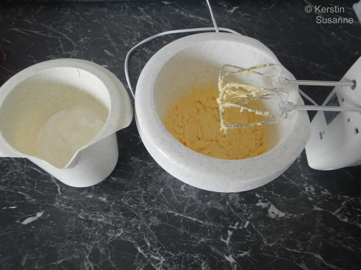 Rezept: Rosenblüten-Torte Bild Nr. 4 Rosenblüten-Torte - Rezept - Bild Nr. 4