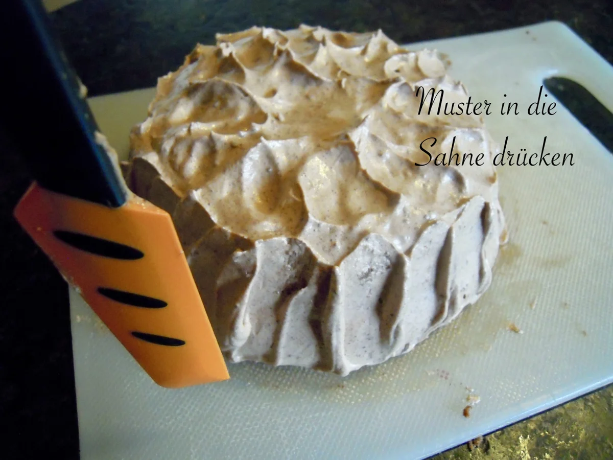 2 verschiedene Schokotörtchen mit Pistazien - Schoko - Sahne -  Füllung - Rezept - Bild Nr. 3792