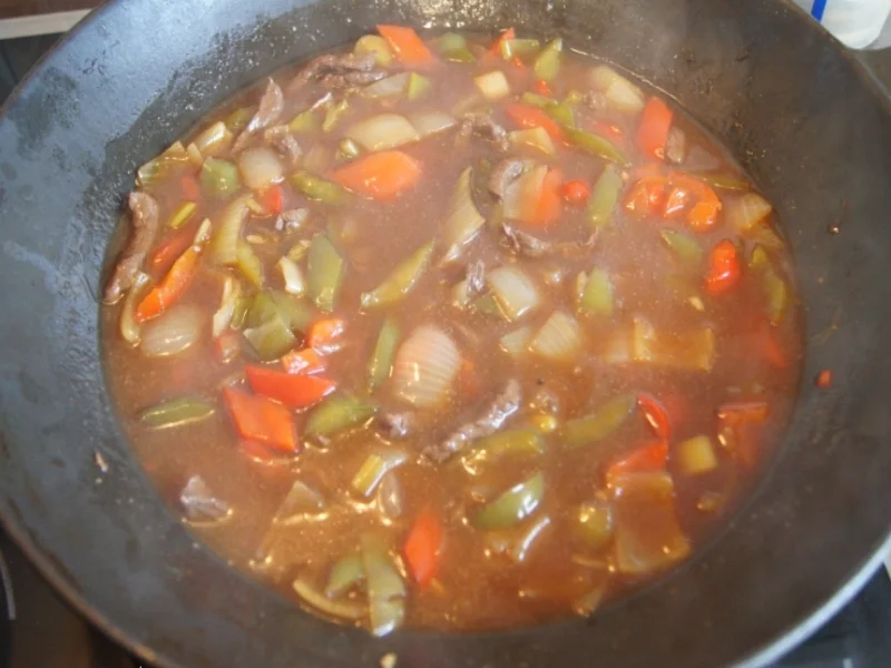 Rindfleischstreifen mit Gemüse im Wok und Basmati Reis - Rezept - Bild Nr. 3798