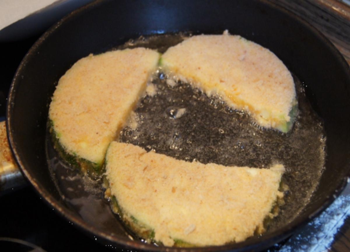 Gebratene Zucchinischeiben mit Tartarska Omacka - Rezept - Bild Nr. 3791