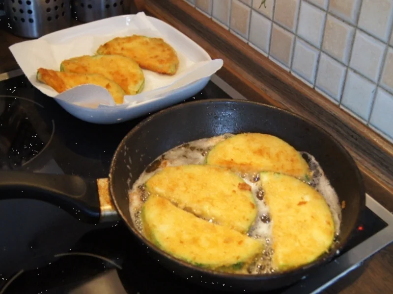 Rezept: Gebratene Zucchinischeiben mit Tartarska Omacka Bild Nr. 3796 Gebratene Zucchinischeiben mit Tartarska Omacka - Rezept - Bild Nr. 3796