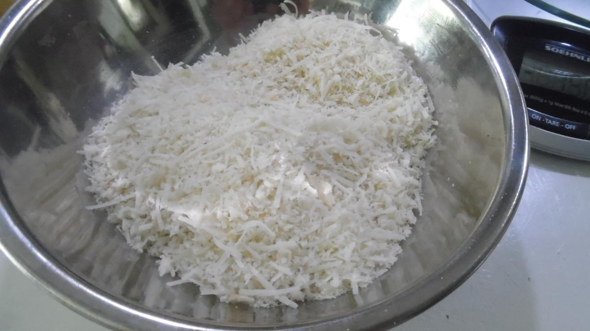 Scharfe Chorizo-Pfanne mit Parmesan-Kartoffelspalten und Sour Creme - Rezept - Bild Nr. 3792