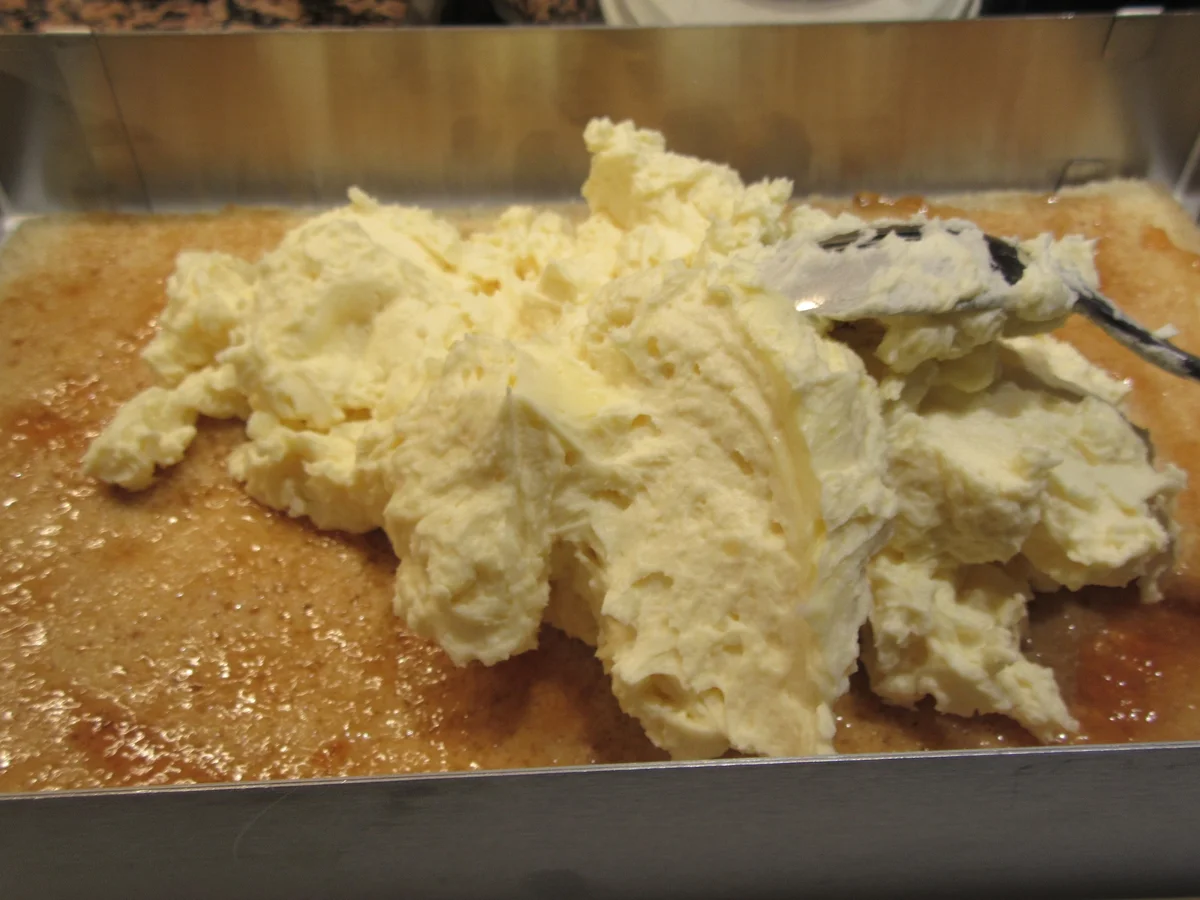 Rezept: Backen: Apfel-Buttercreme-Schnitten Bild Nr. 3794 Backen: Apfel-Buttercreme-Schnitten - Rezept - Bild Nr. 3794