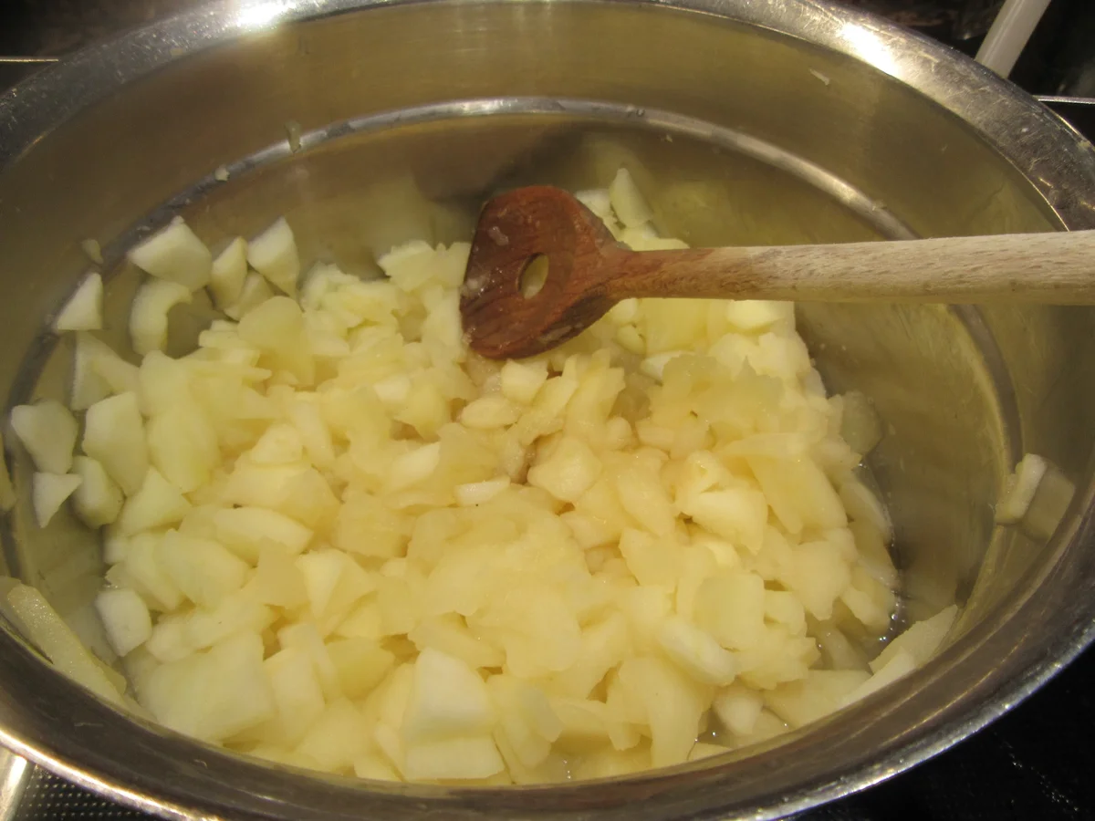 Rezept: Backen: Apfel-Buttercreme-Schnitten Bild Nr. 3798 Backen: Apfel-Buttercreme-Schnitten - Rezept - Bild Nr. 3798