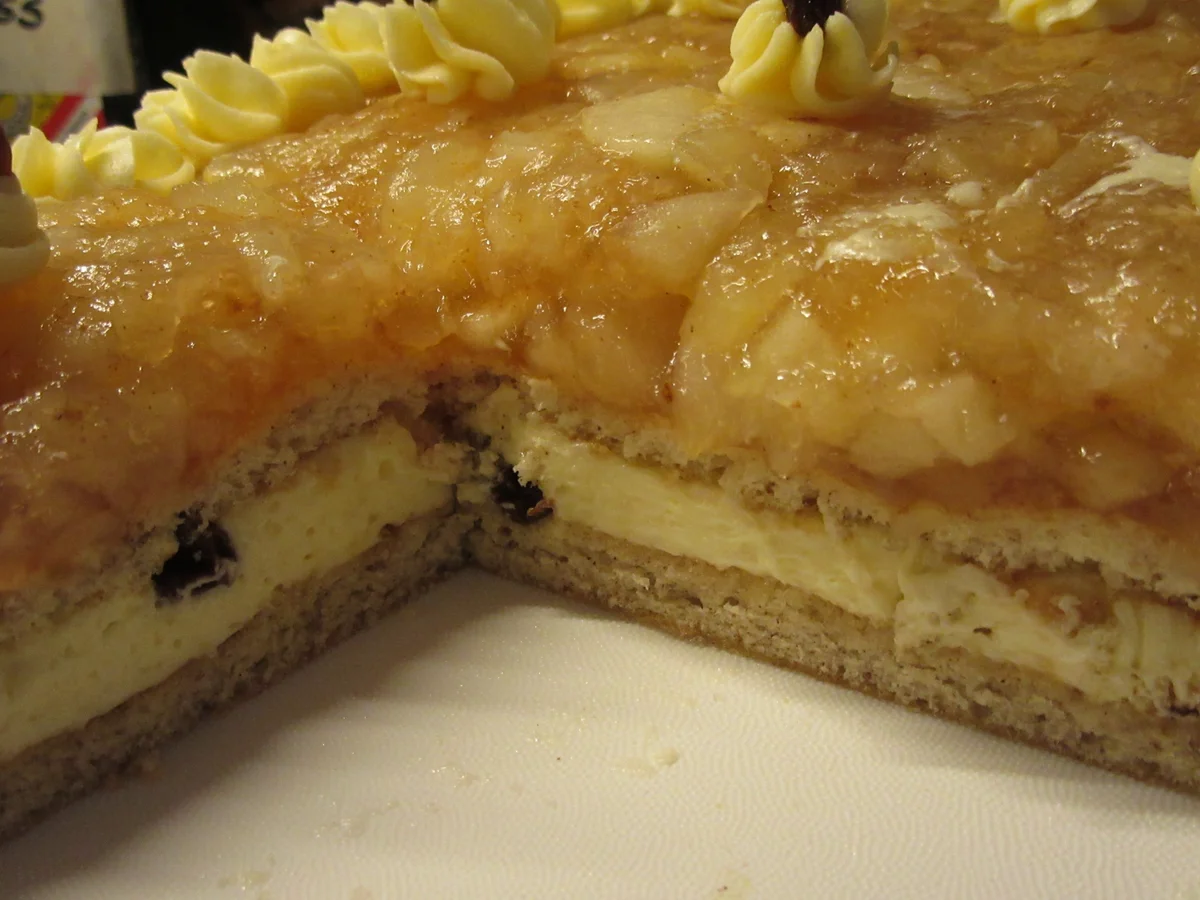 Rezept: Backen: Apfel-Buttercreme-Schnitten Bild Nr. 3802 Backen: Apfel-Buttercreme-Schnitten - Rezept - Bild Nr. 3802