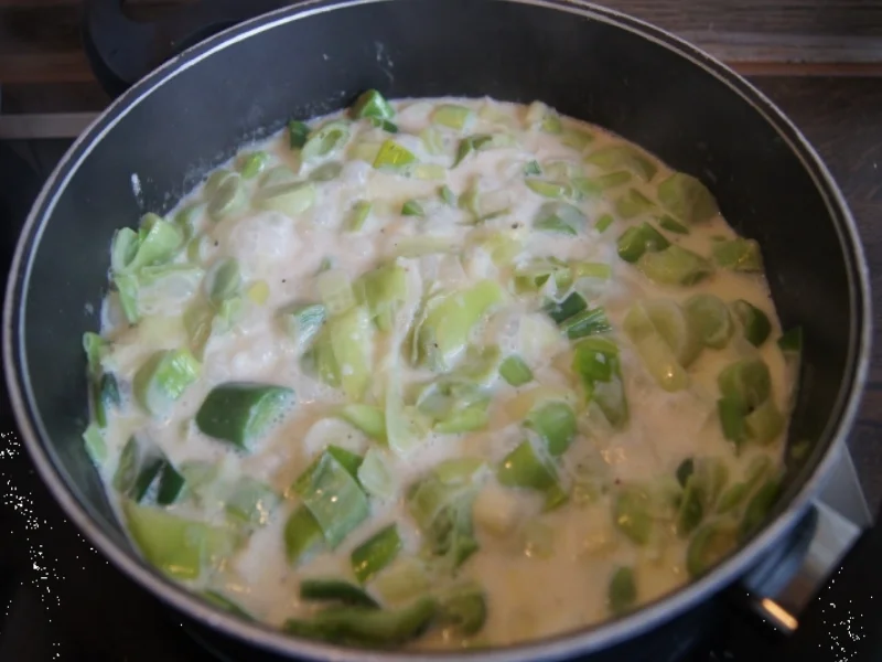 Rezept: Kotelett mit Curry-Rahm-Porree Bild Nr. 3823 Kotelett mit Curry-Rahm-Porree - Rezept - Bild Nr. 3823