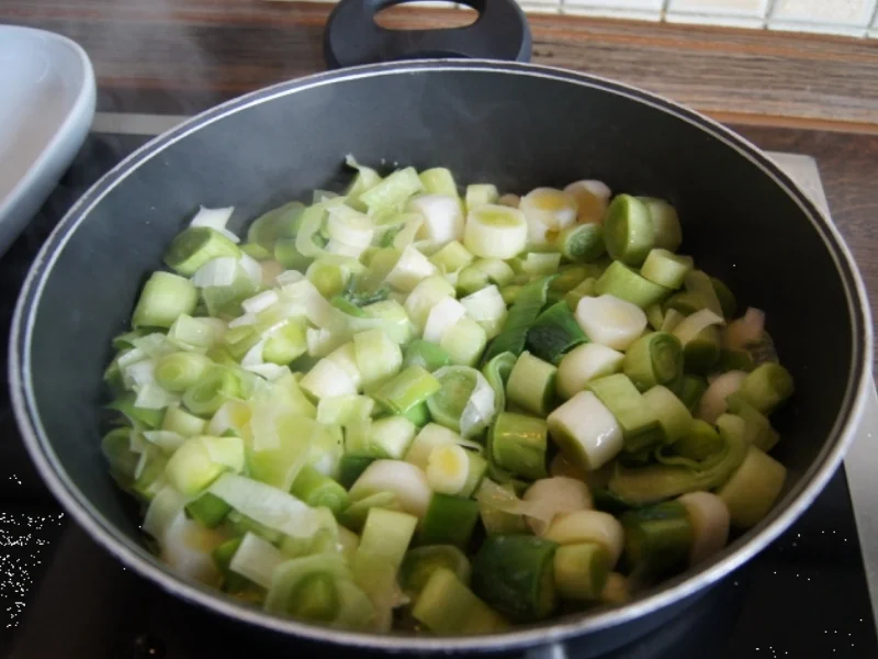 Rezept: Kotelett mit Curry-Rahm-Porree Bild Nr. 3824 Kotelett mit Curry-Rahm-Porree - Rezept - Bild Nr. 3824