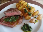 Rumpsteak mit Pfeffer-Salsa-verde und Kartoffelspieße - Rezept - Bild Nr. 3812