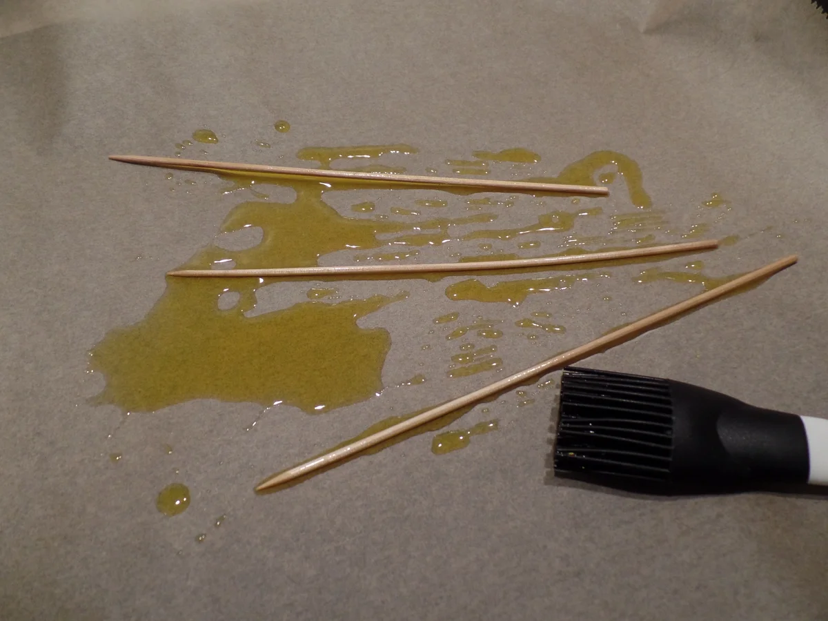 Rezept: Rumpsteak mit Pfeffer-Salsa-verde und Kartoffelspieße Bild Nr. 3813 Rumpsteak mit Pfeffer-Salsa-verde und Kartoffelspieße - Rezept - Bild Nr. 3813