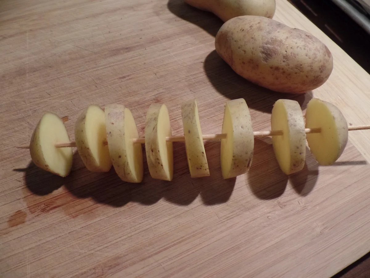 Rezept: Rumpsteak mit Pfeffer-Salsa-verde und Kartoffelspieße Bild Nr. 3815 Rumpsteak mit Pfeffer-Salsa-verde und Kartoffelspieße - Rezept - Bild Nr. 3815