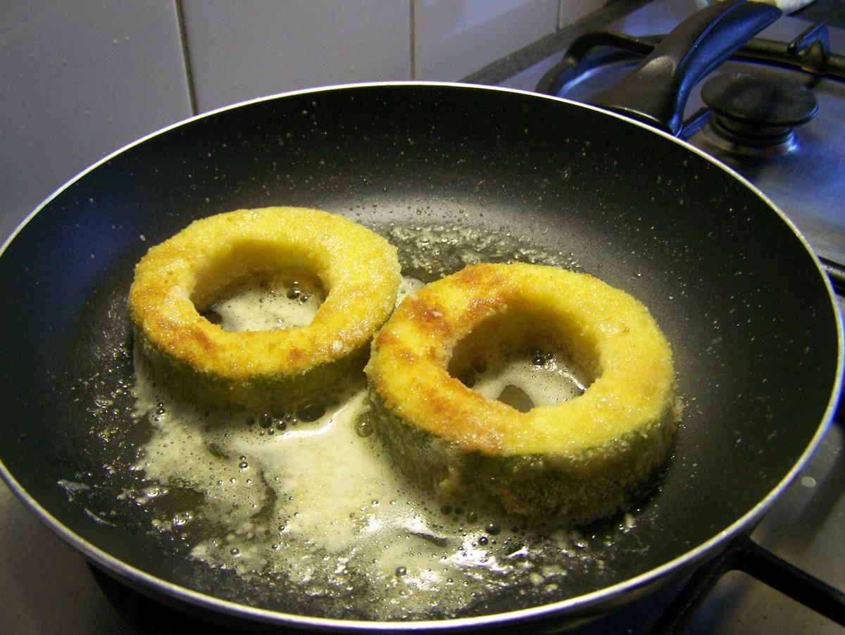 panierte Zucchini-ringe, gefüllt zum Frühstück oder Lunch - Rezept - Bild Nr. 3794