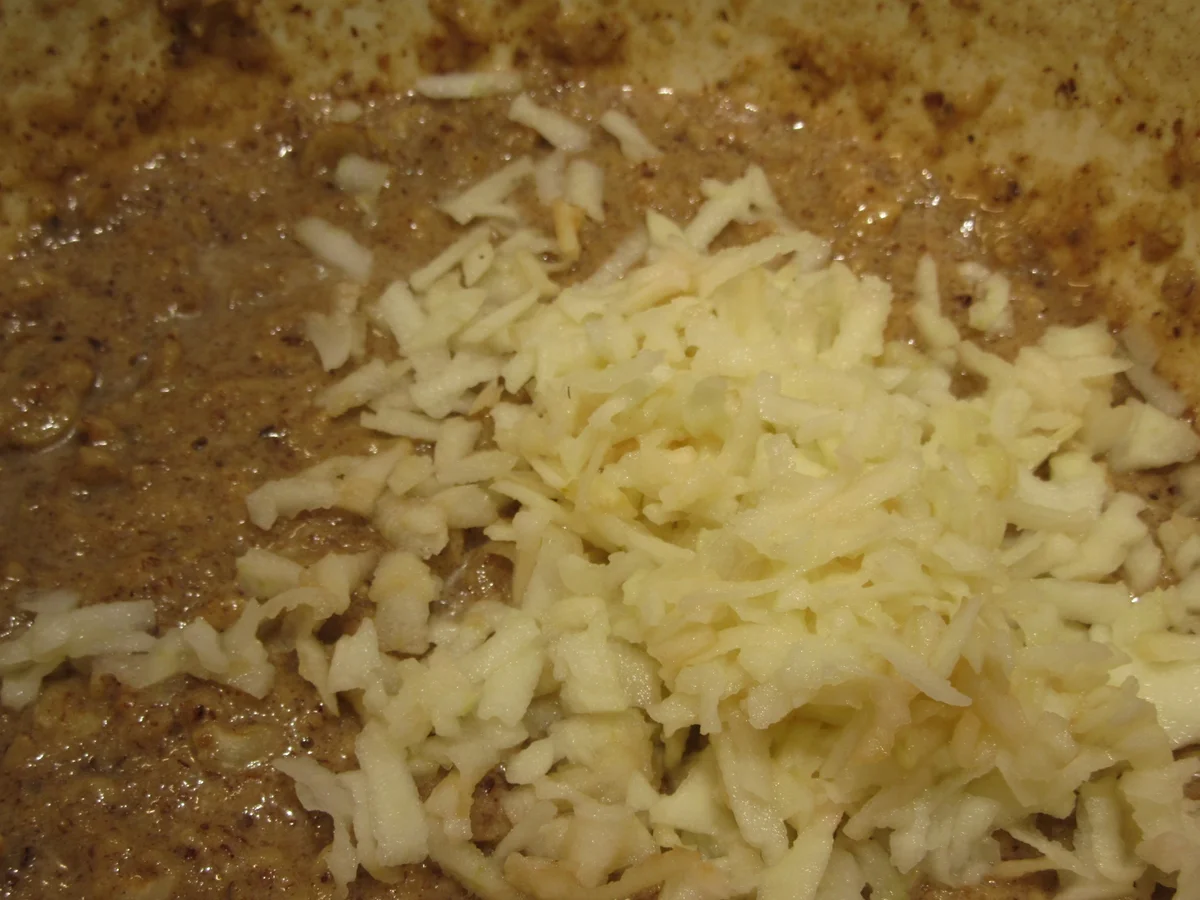 Backen: Apfelkuchen mit Nussfüllung - Rezept - Bild Nr. 3802