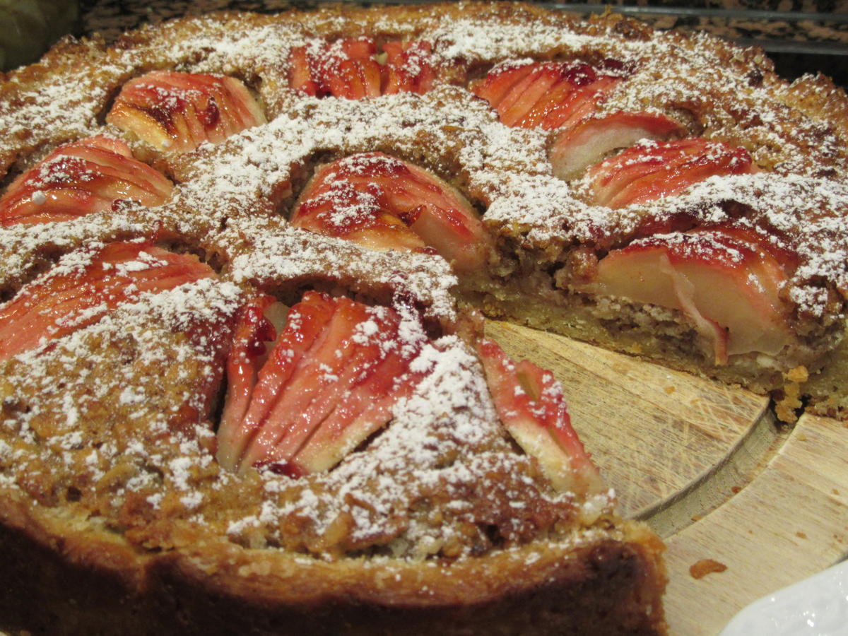 Backen: Apfelkuchen mit Nussfüllung - einfach - von lunapiena