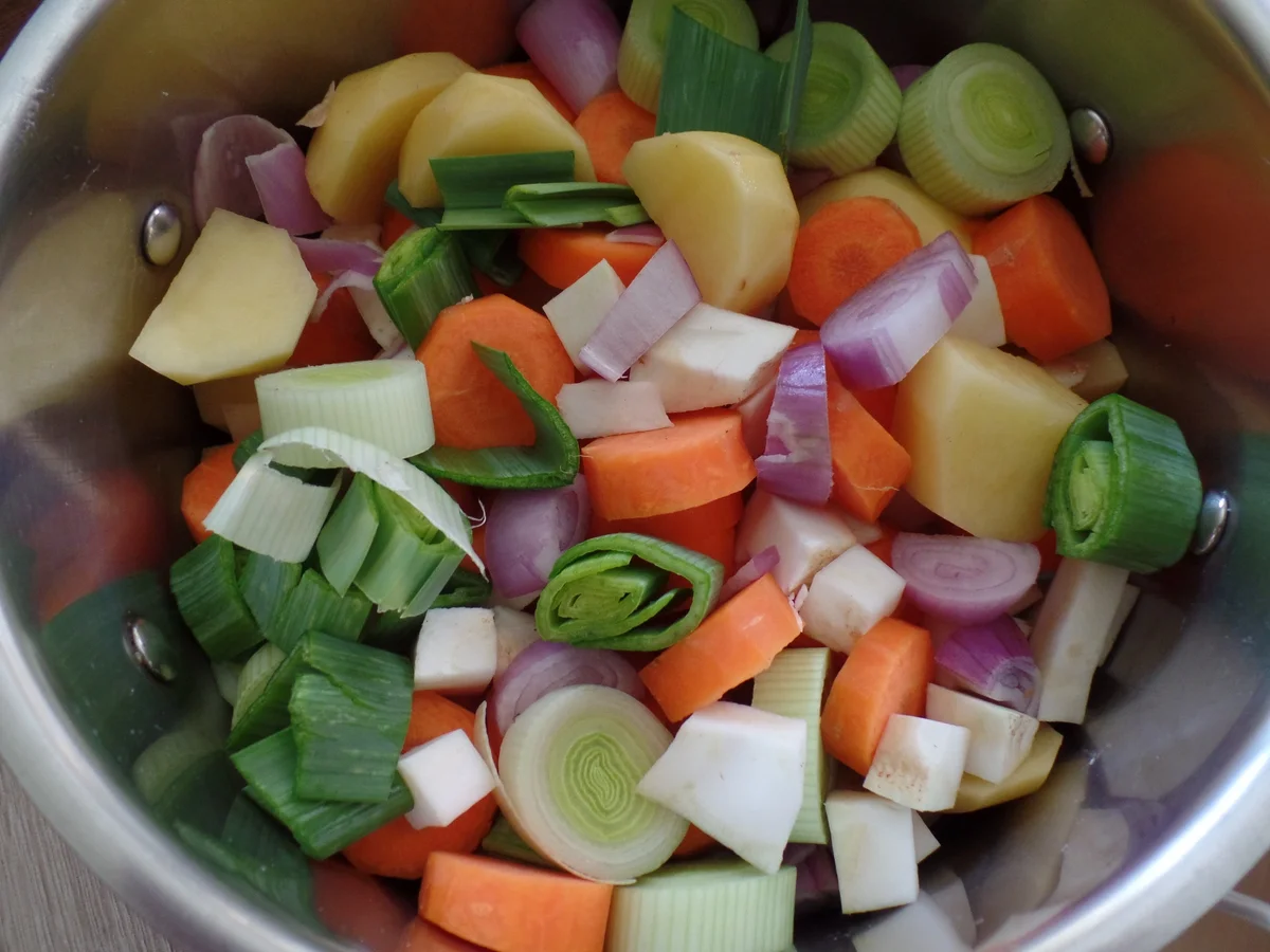 Kartoffel-Käse-Suppe mit Tomaten und Oliven on Top - Rezept - Bild Nr. 3822