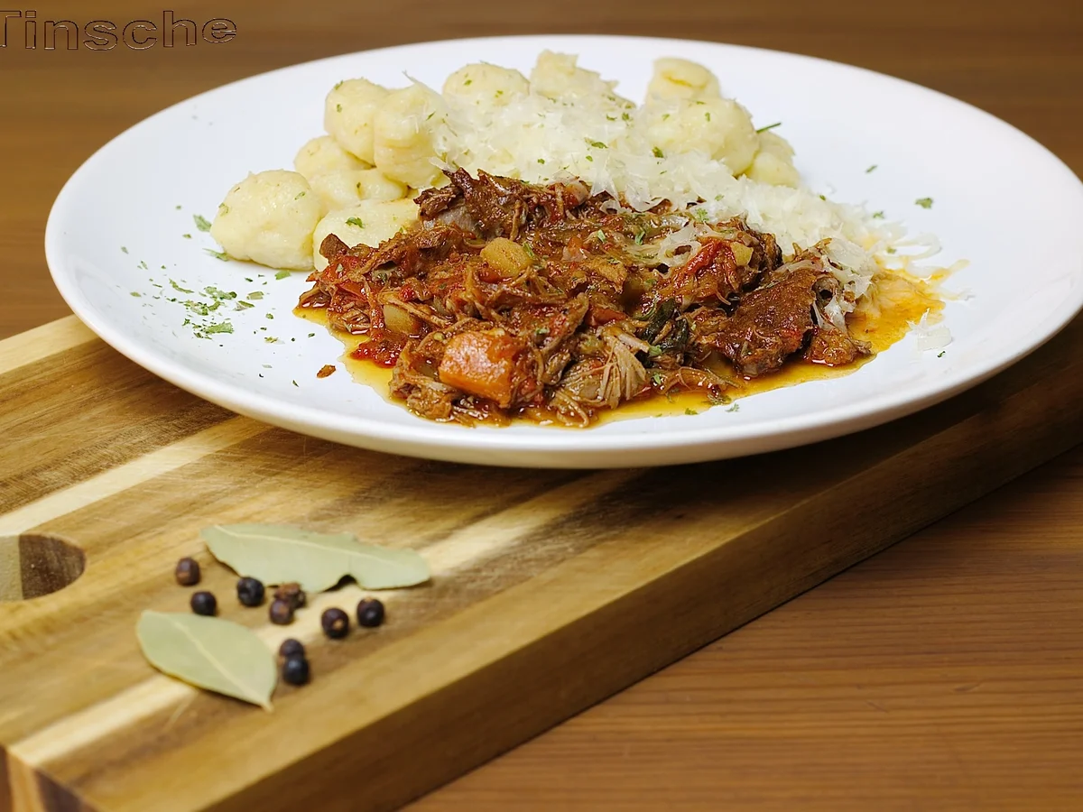 Reh-Schmortopf mit Tomaten.  Oder pulled Reh :-) aus dem Ofen! - Rezept - Bild Nr. 3824