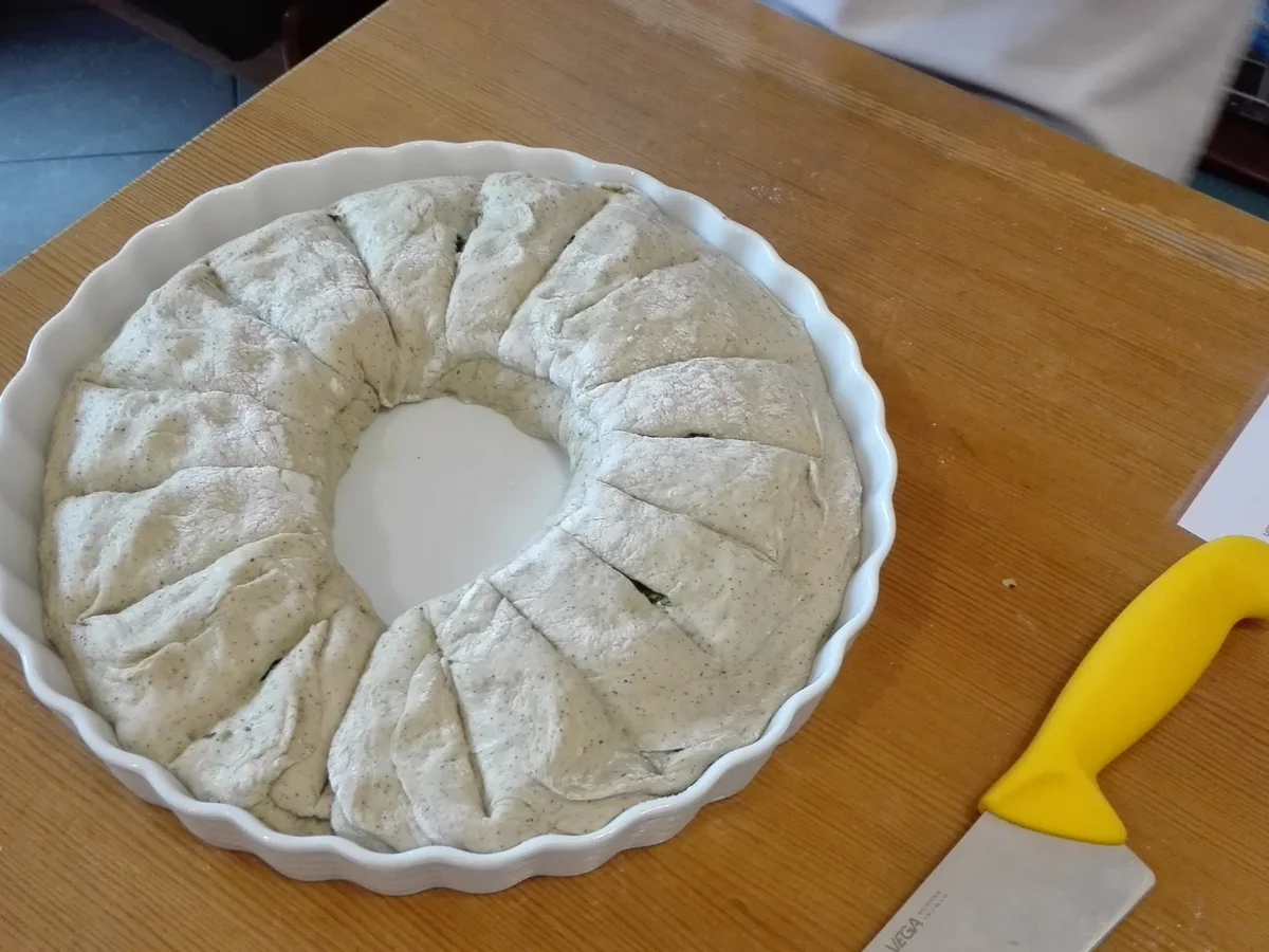 Rezept: Pizzakranz mit Spinatfüllung Bild Nr. 3850 Pizzakranz mit Spinatfüllung - Rezept - Bild Nr. 3850