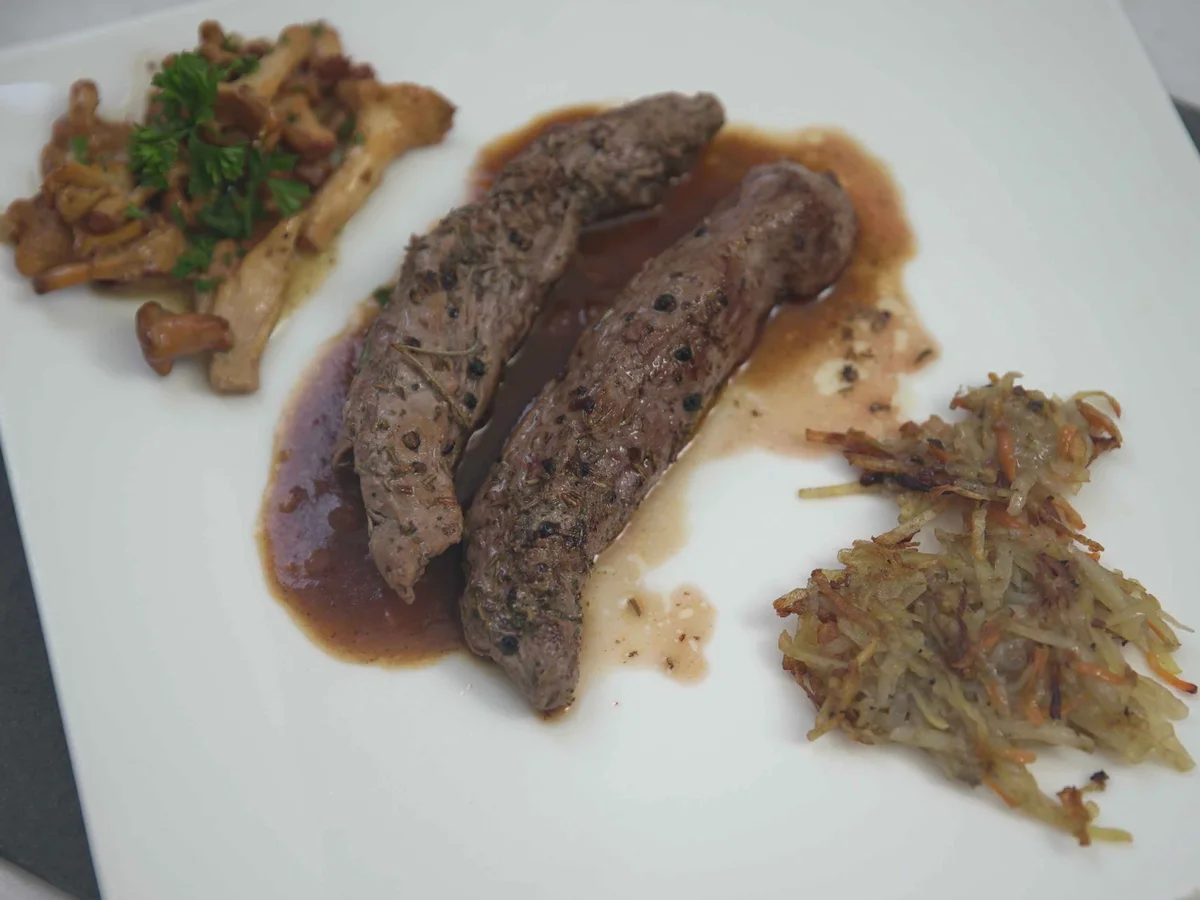 Harzer Wiesenleckerei (Lamm) mit selbst gemachten Rösti und Pfifferlingen - Rezept - Bild Nr. 2