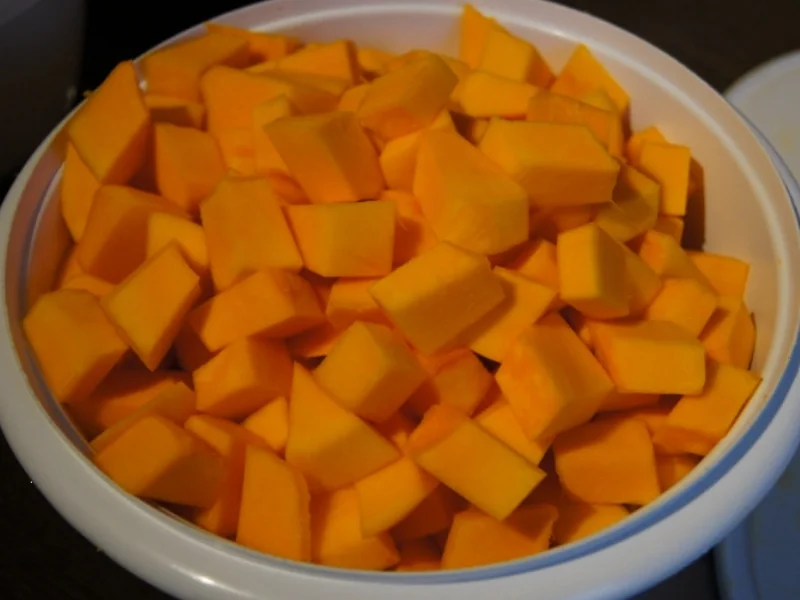 Kürbissuppe mit Ingwer und Schinkenfleischwurst - Rezept - Bild Nr. 3829